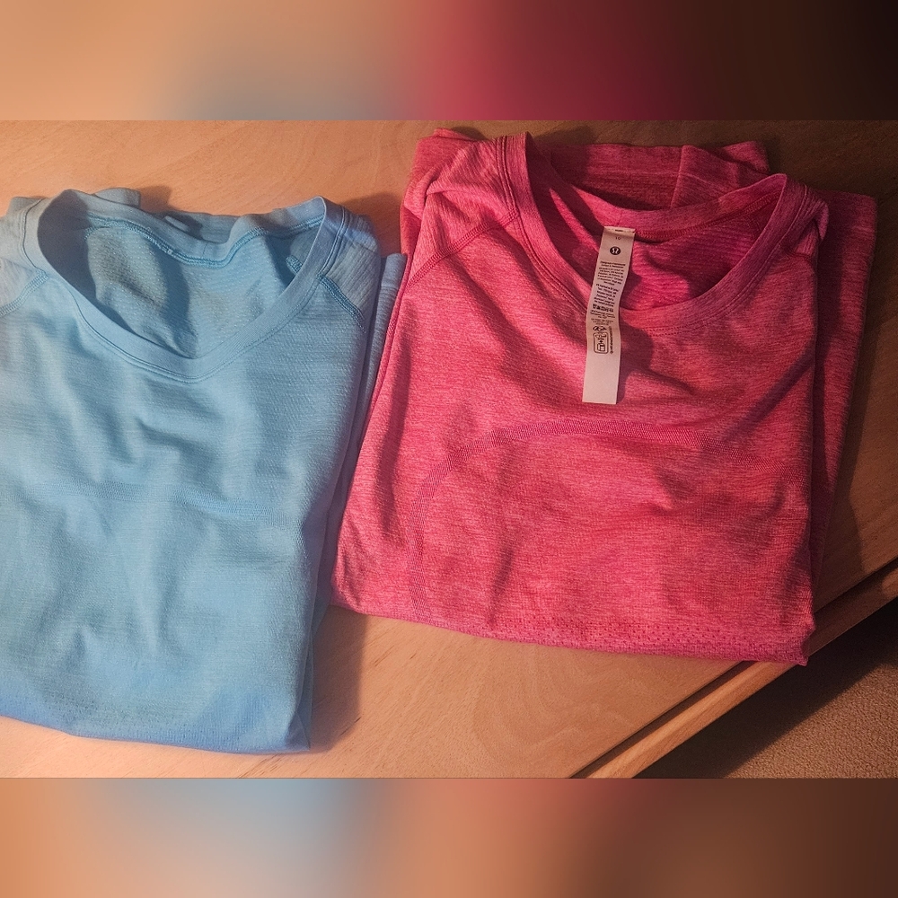 Lululemon t-shirts - 2 Shirts - Pink & Blue
